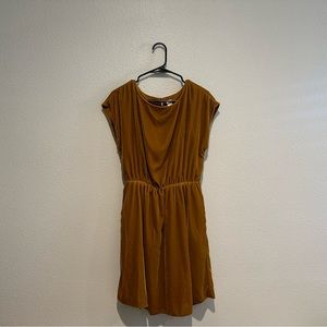 LAST DAY - Gap gold velvet dress